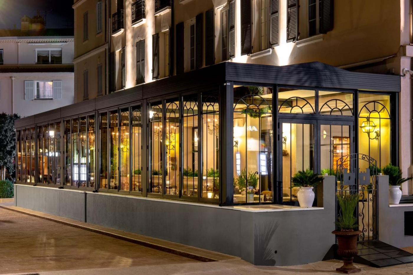 Hotel Restaurant De La Tour Санарі-сюр-Мер Екстер'єр фото